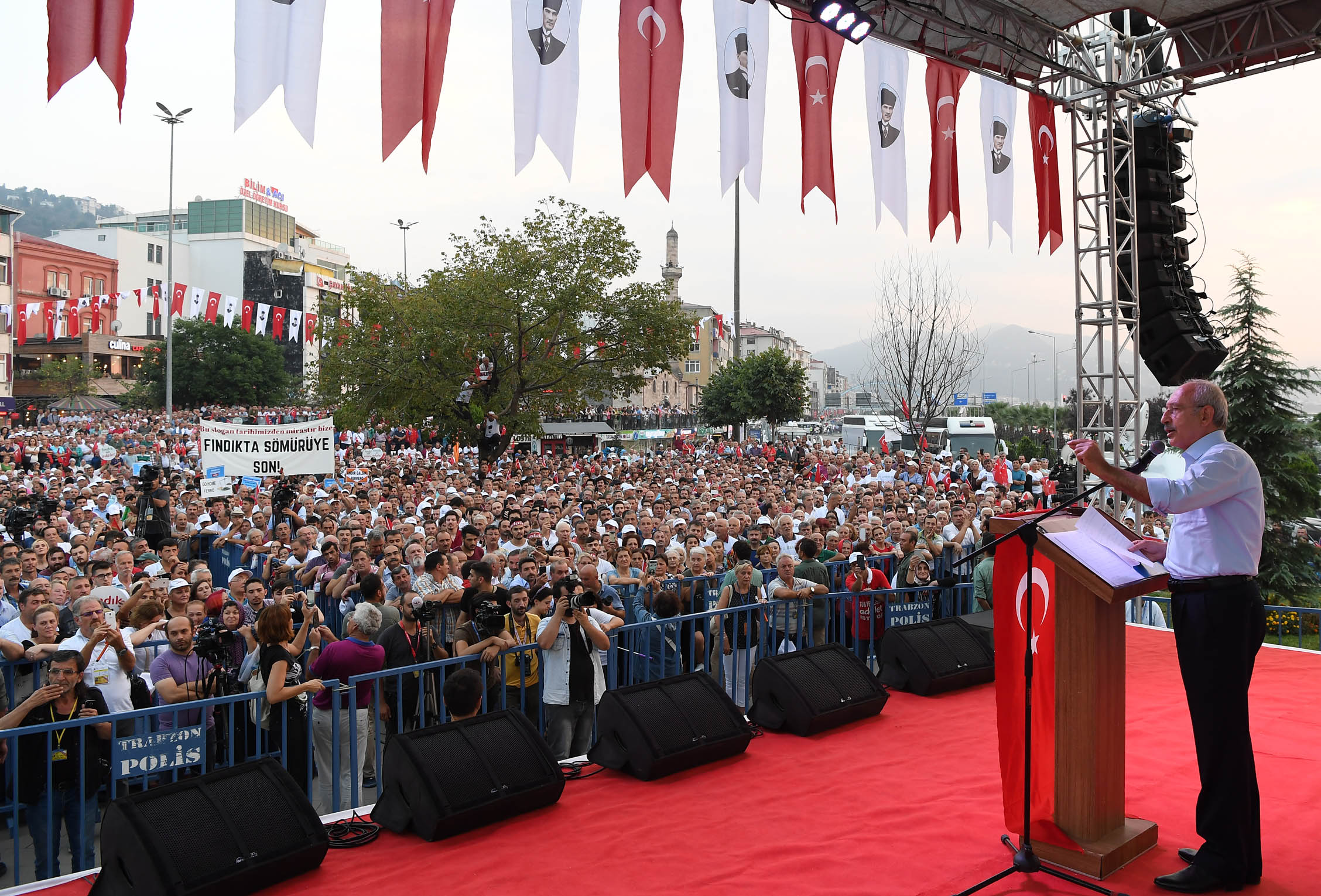 Photo of KILIÇDAROĞLU GİRESUN’DA FINDIK İÇİN KONUŞTU