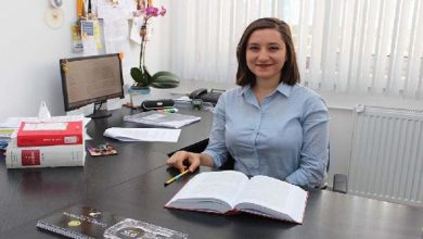 Photo of AKADEMİSYEN, ÖĞRENCİSİ TARAFINDAN ÖLDÜRÜLDÜ