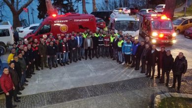 Photo of Giresunlu kahramanlar deprem enkazından 16 can kurtardı