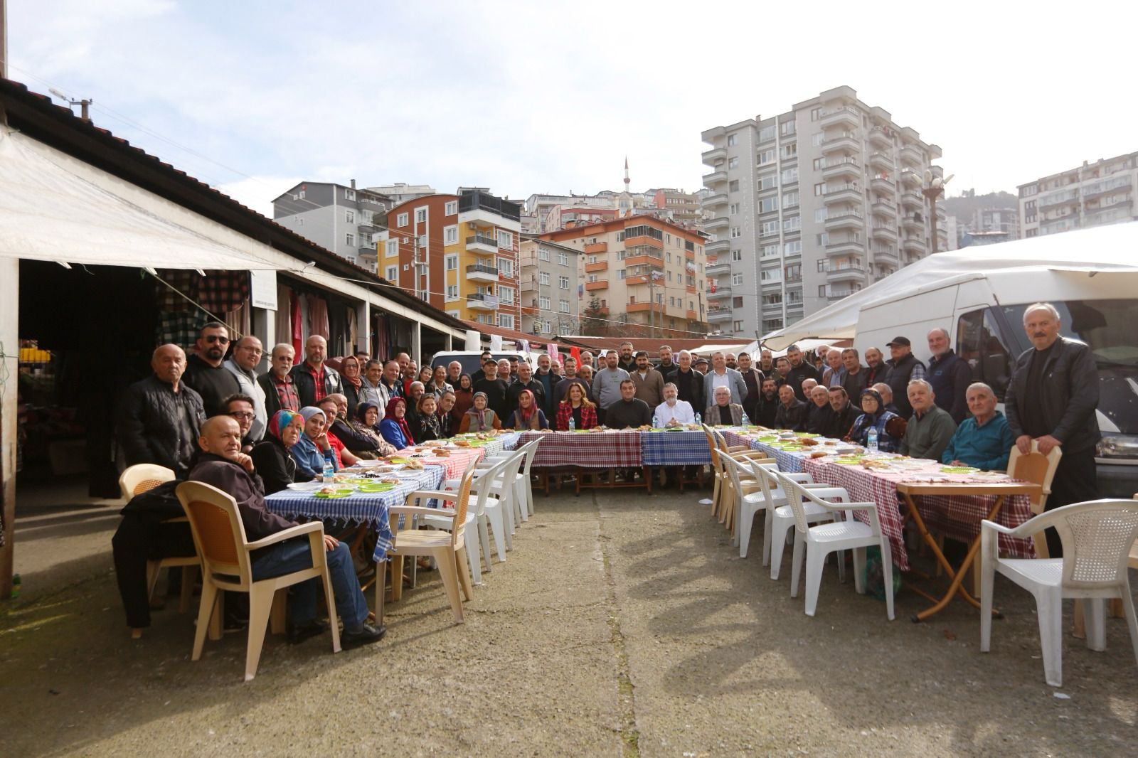 Fuat Köse pazarcı esnafına pazar yeri ve otopark sözü verdi