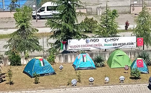 Giresun Üniversitesi’ndeki çadırlara tepki var