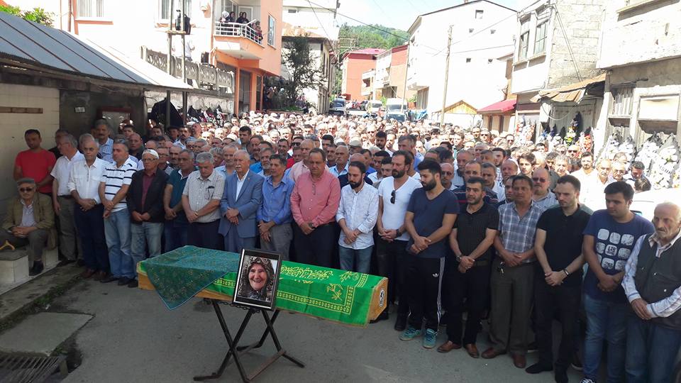 KERİM AKSU’NUN ANNEANNESİ SELİME KARABIÇAK SON YOLCULUĞUNA UĞURLANDI.