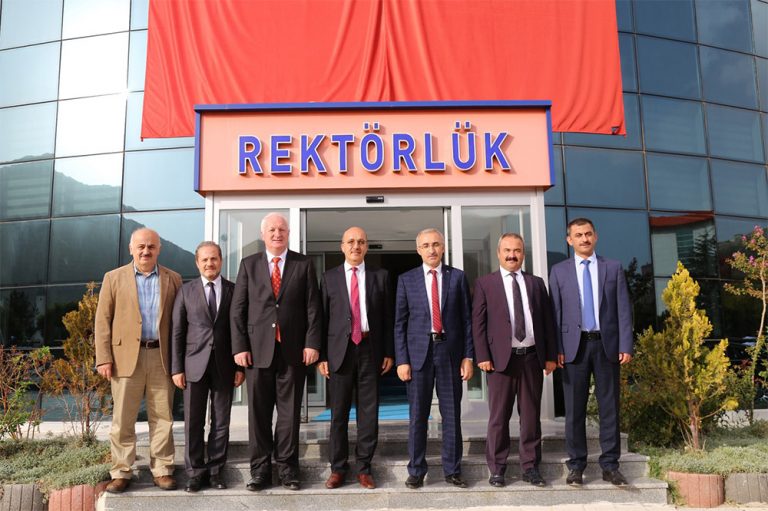 DOĞU KARADENİZ’DEKİ ÜNİVERSİTE REKTÖRLERİ GÜMÜŞHANE’DE BULUŞTU