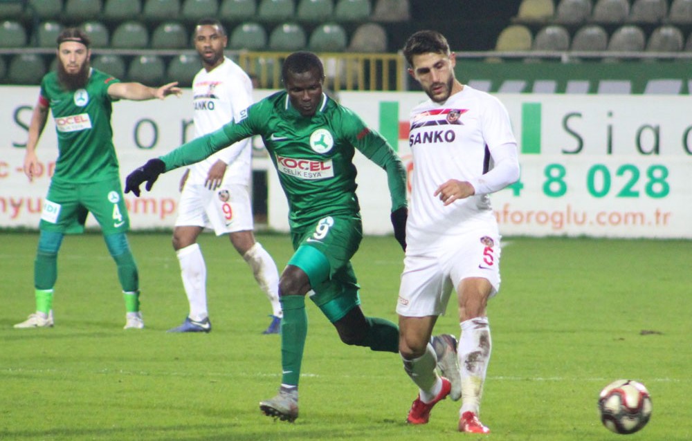 HEZİMET…GİRESUNSPOR KENDİ SAHASINDA 5 GOLLE YENİK…