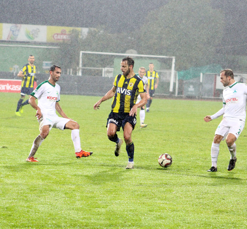 GİRESUNSPOR 5-2’LİK FENERBAHÇE YENİLGİSİYLE KUPAYA VEDA ETTİ