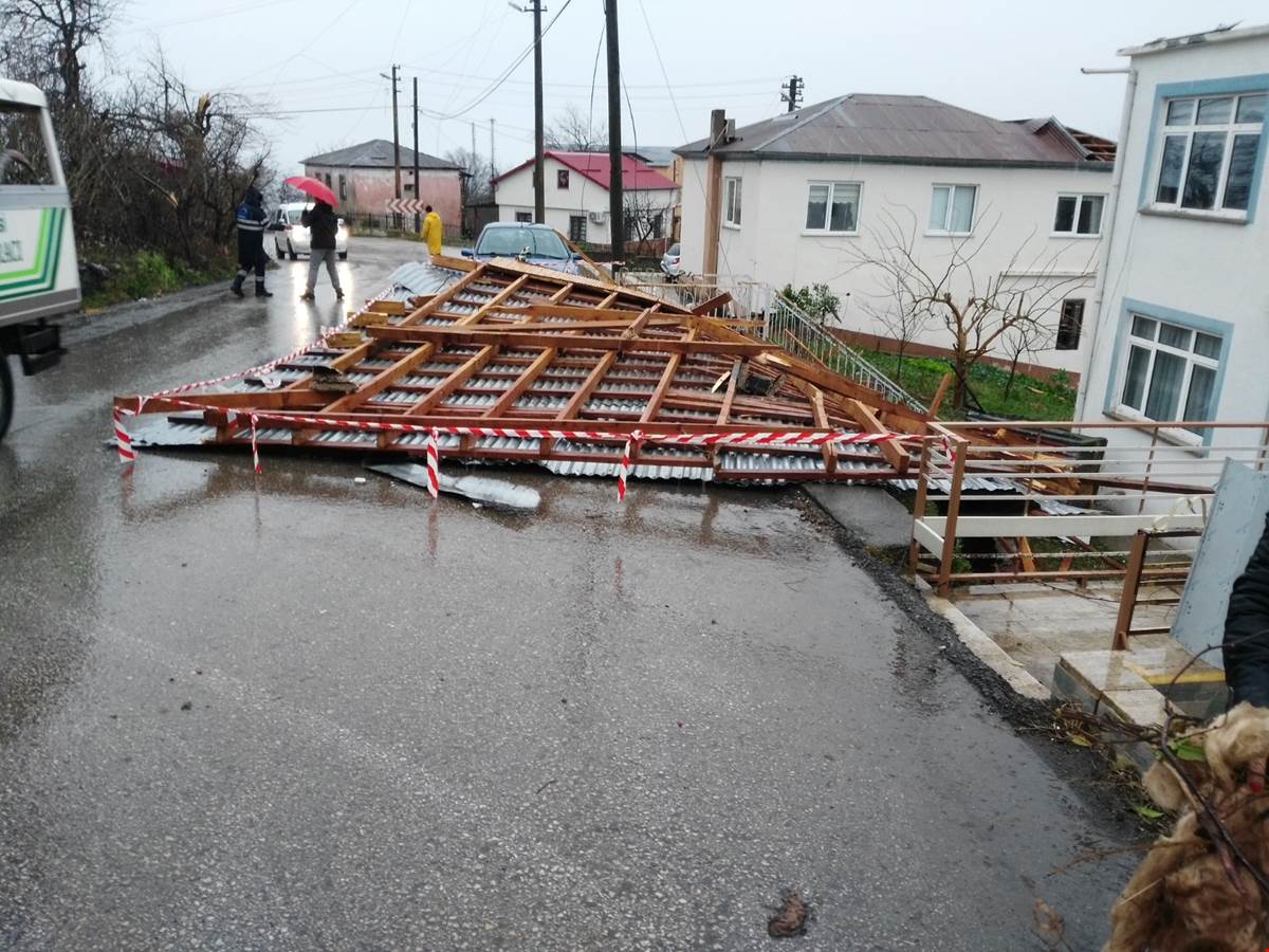 GİRESUN’DA FIRTINANIN YARATTIĞI MAĞDURİYETLER BELİRLENİYOR