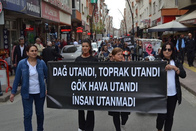 BULANCAKLI KADINLAR ÇOCUK İSTİSMARINA KARŞI TEPKİ YÜRÜYÜŞÜ DÜZENLEDİ