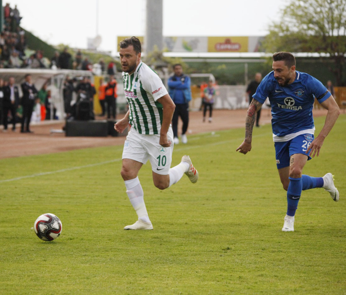 GİRESUNSPOR BU YIL DA KÜME DÜŞMEDİĞİ İÇİN SEVİNDİRDİ