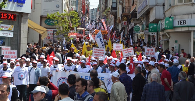 GİRESUN’DA 1 MAYIS YÜRÜYÜŞ VE MİTİNGLE KUTLANDI