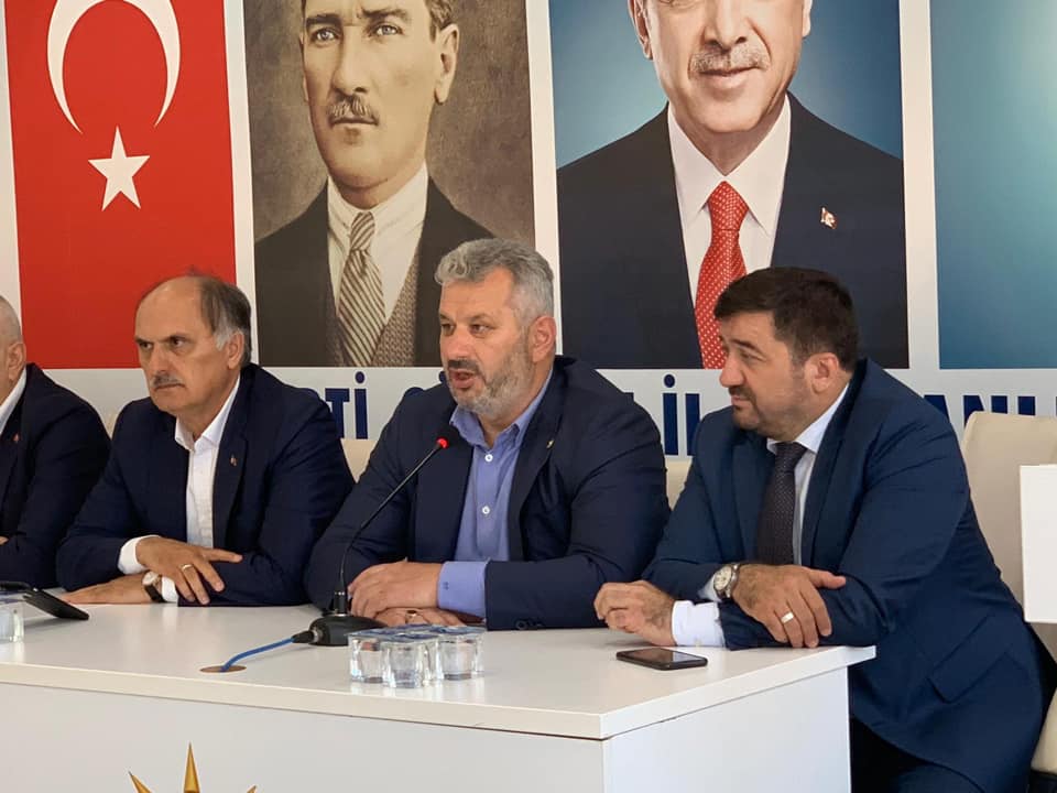 AK PARTİ’DE BAYRAMLAŞMA