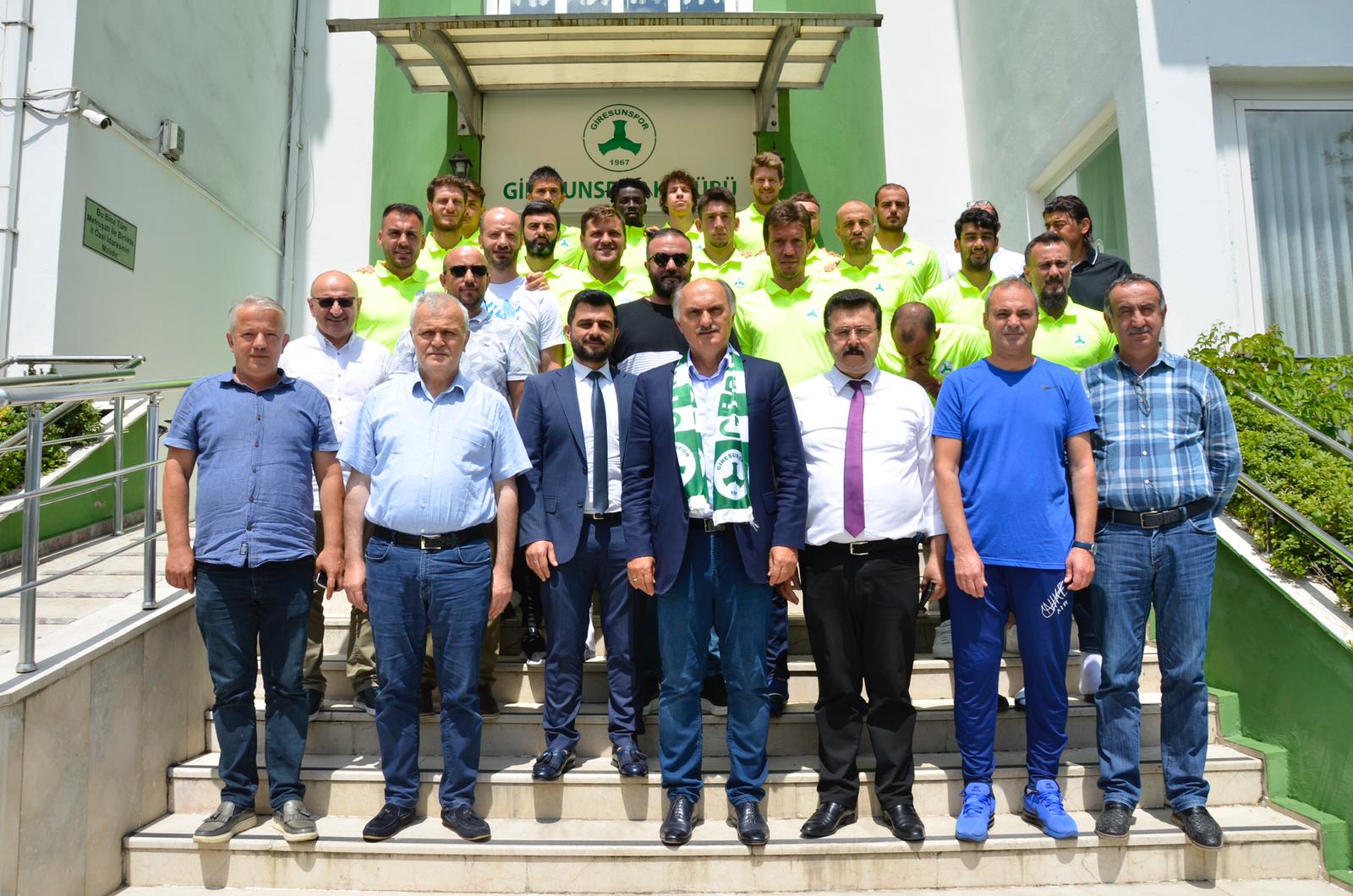 AK PARTİ MİLLETVEKİLİ ÖZTÜRK’TEN GİRESUNSPOR’A DESTEK