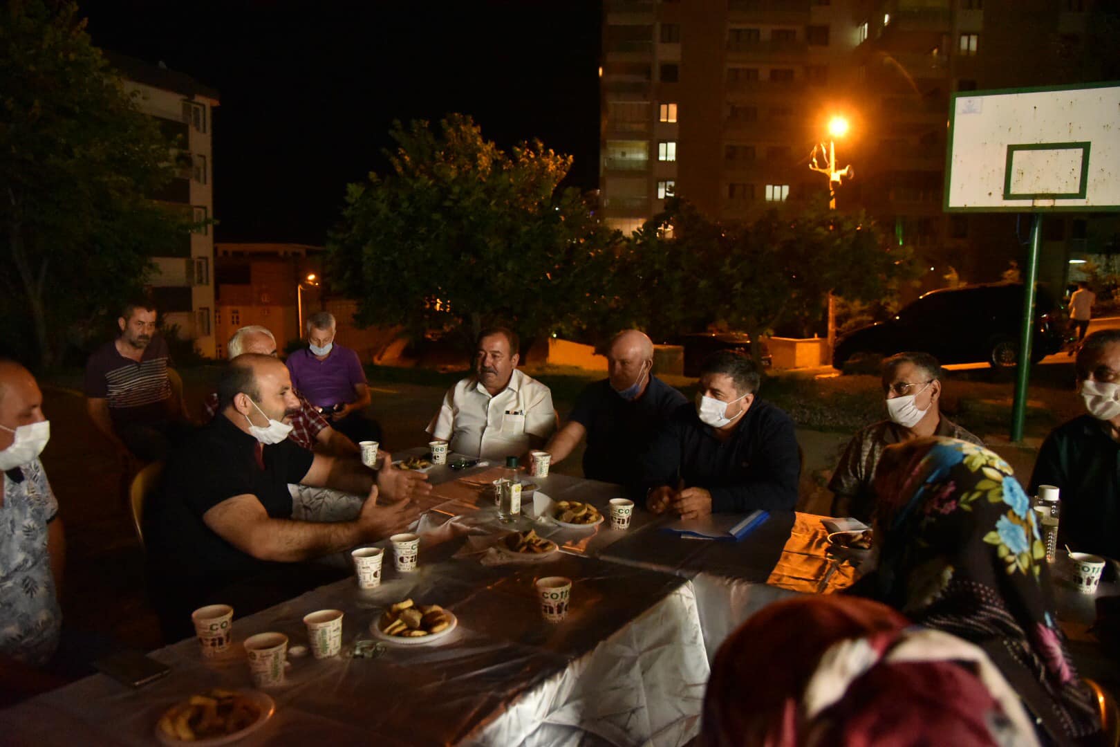 ŞENLİKOĞLU, GECE DERT DİNLEDİ