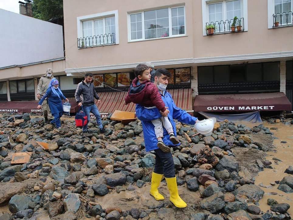 Afetin acı bilançosu:5 ölü, 11 kayıp