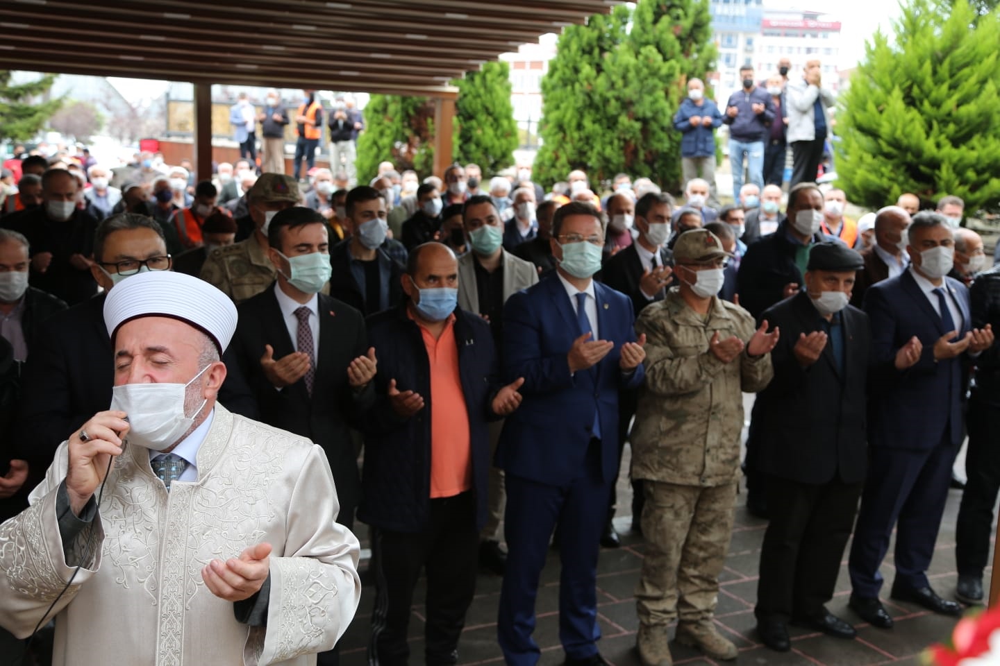 GİRESUN AFETİ KAYIPLARI İÇİN GIYABİ CENAZE NAMAZI KILINDI