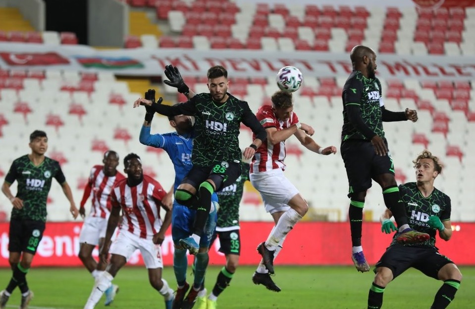 GİRESUNSPOR KUPAYA 90+2 GOLÜYLE VEDA ETTİ