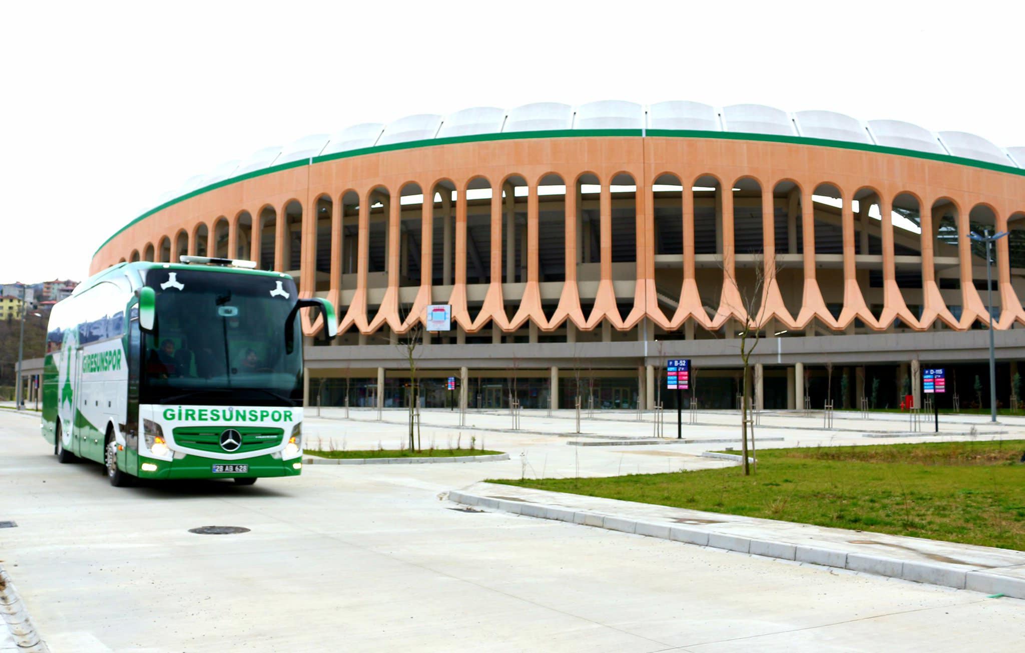 GİRESUN ATATÜRK STADYUMU ‘ÇOTANAK’ OLDU