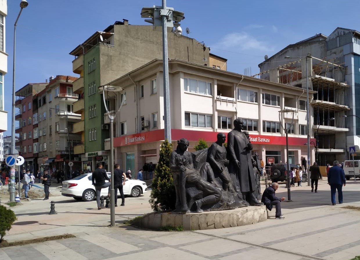 BULANCAK’TA ATATÜRK ANITI YERİNDEN KALDIRILDI