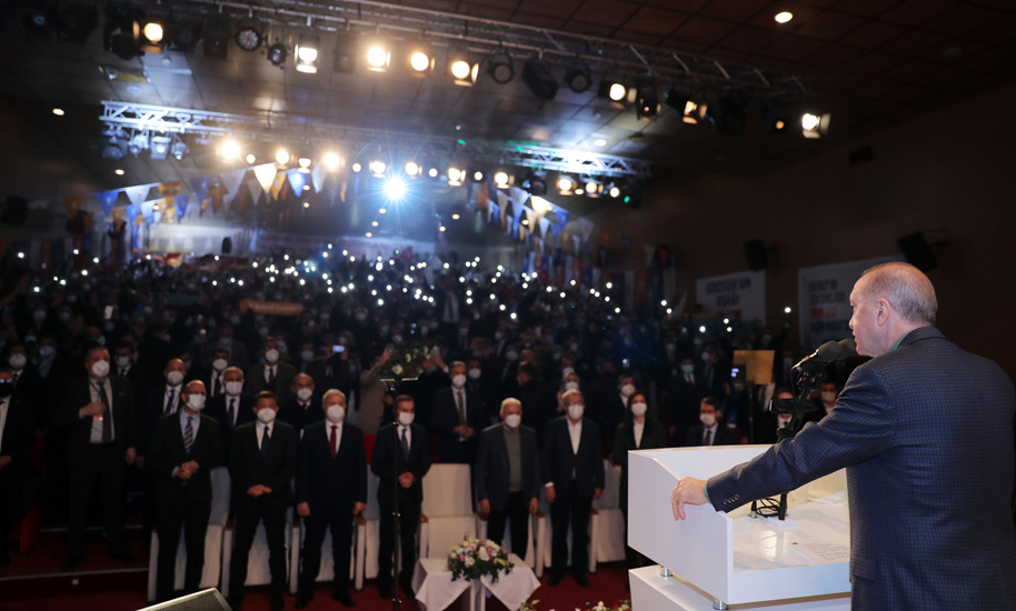 ERDOĞAN SALONU BEĞENMEDİ ‘AZARLADI’