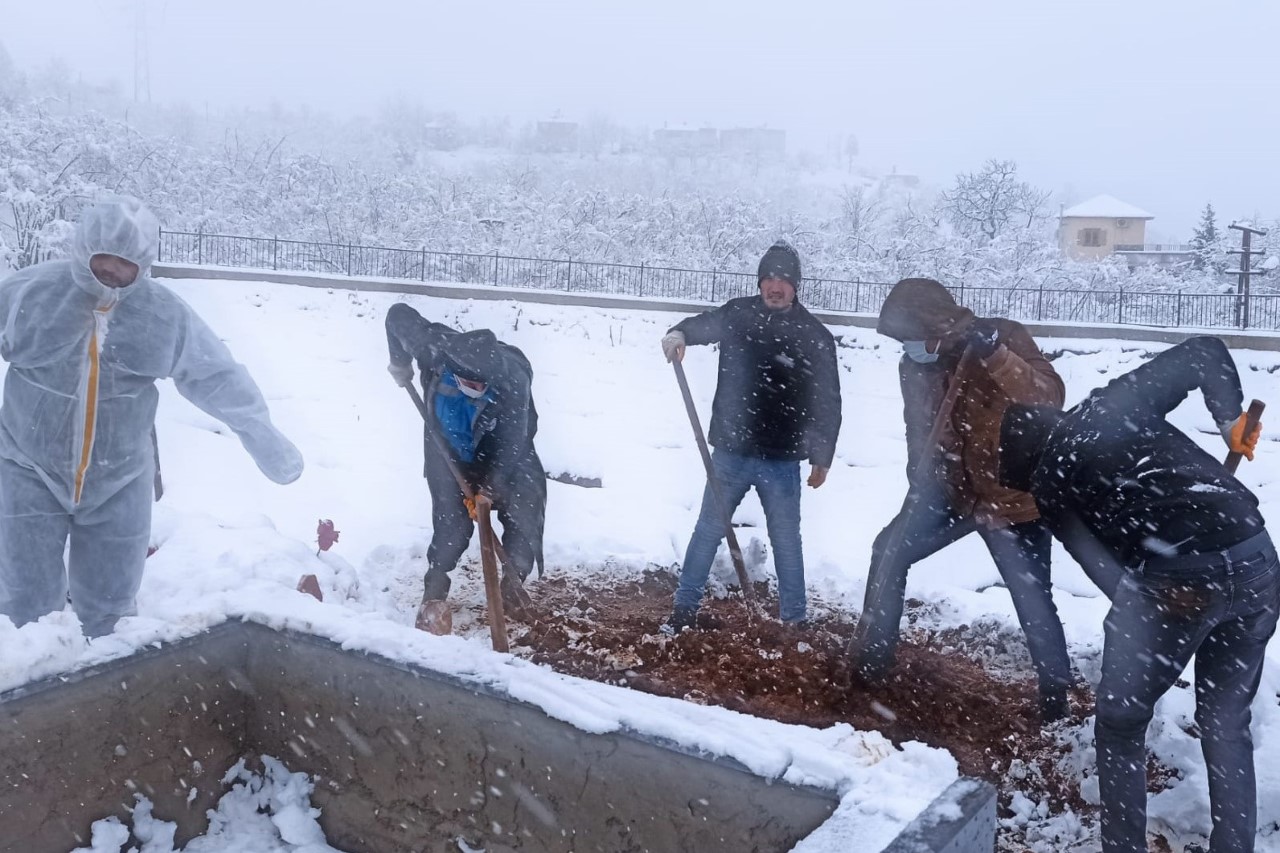 ZOR KIŞ ŞARTLARINDA CENAZE HİZMETLERİ AKSATILMIYOR