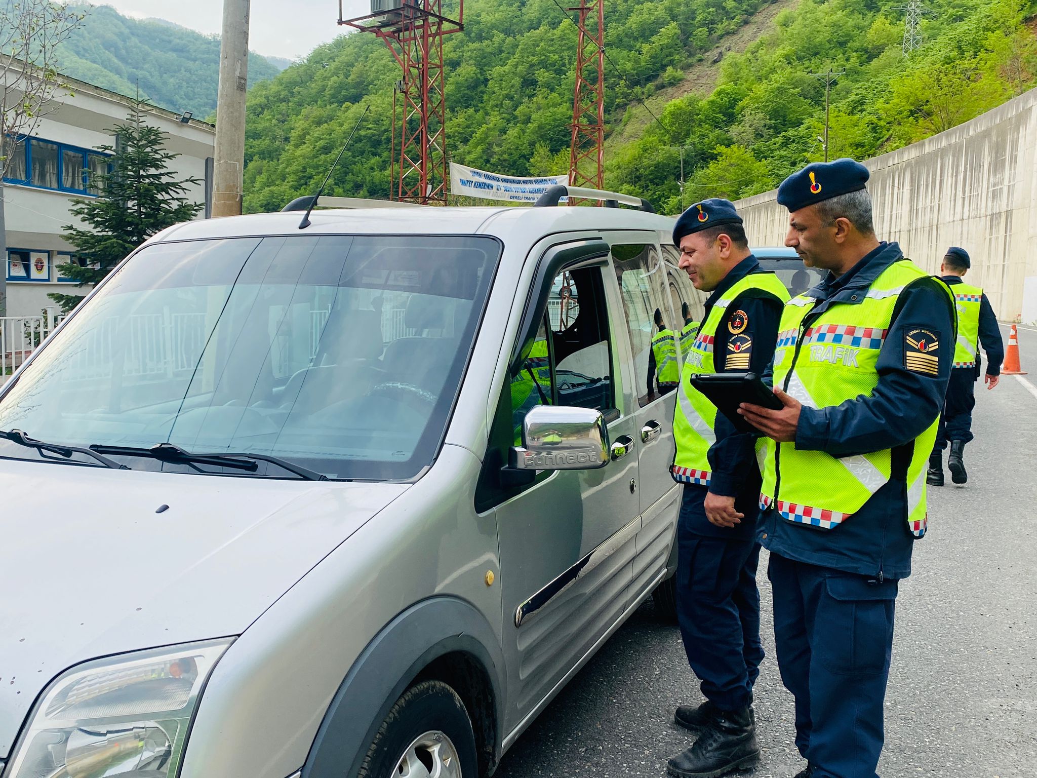 GİRESUN JANDARMASI TRAFİK DENETİMİNDE (GÖRÜNTÜLÜ HABER)