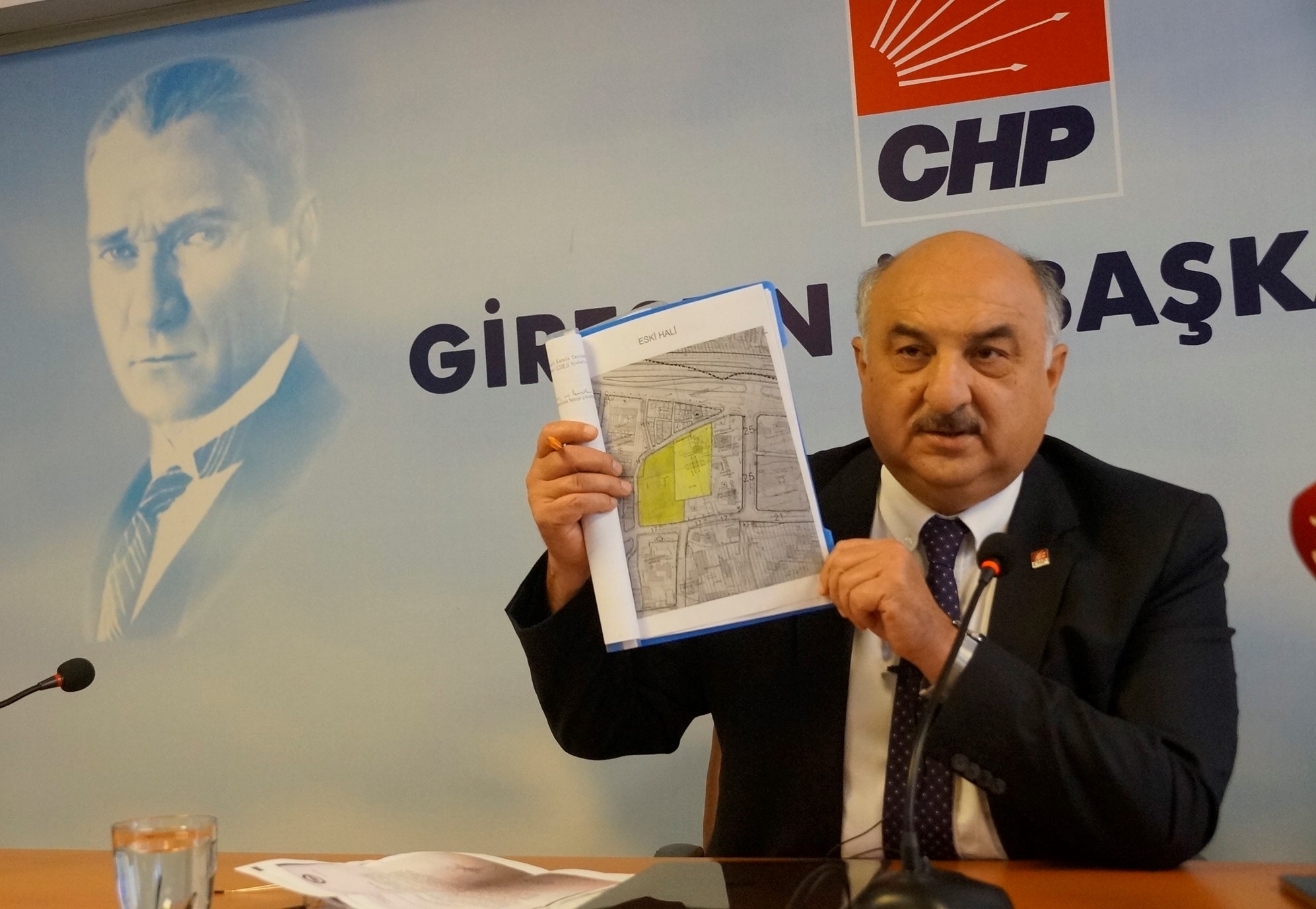 CHP’DEN AKP’YE: “MEMUR VE EMEKLİYİ PERİŞAN ETTİNİZ”…