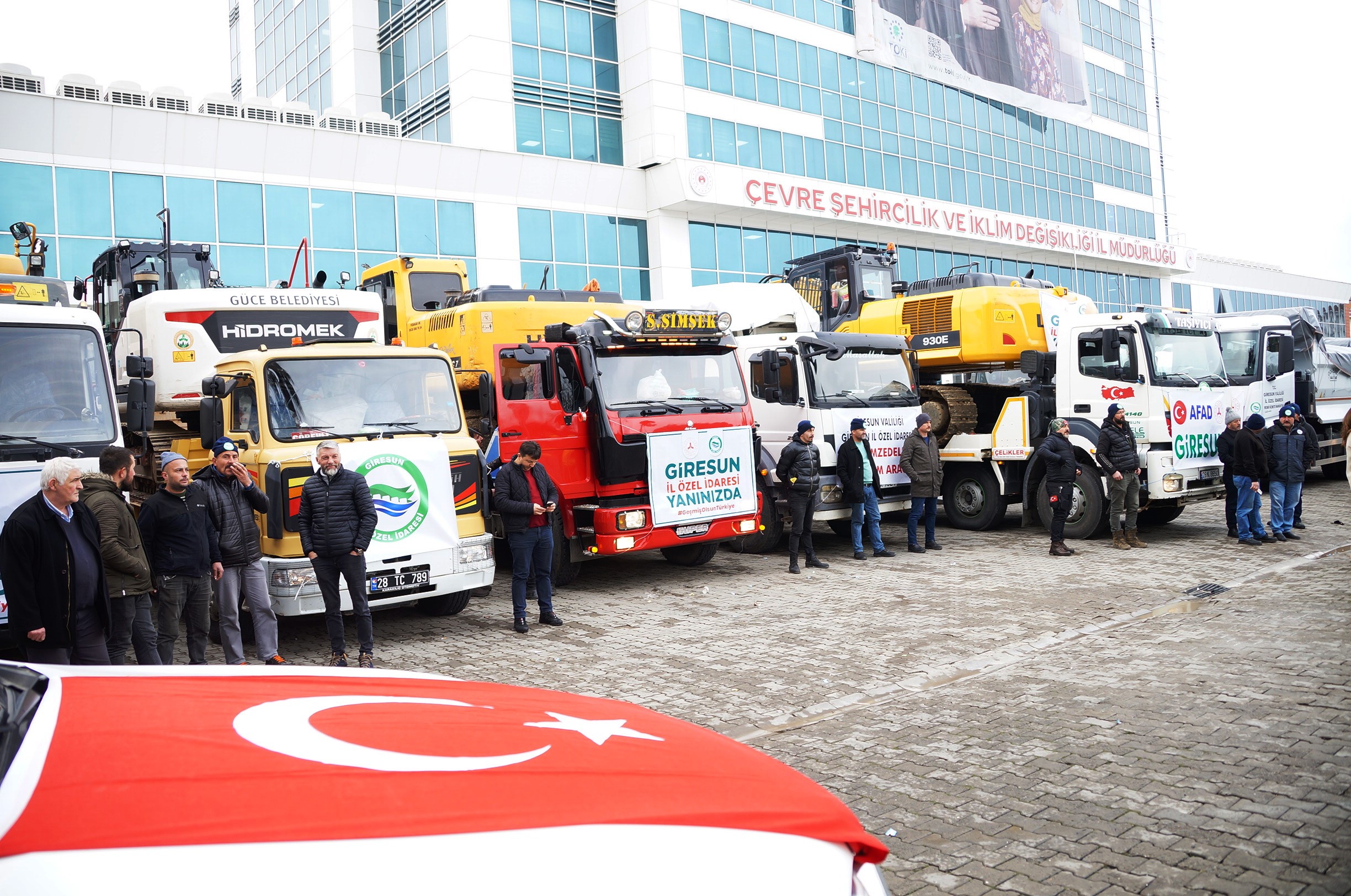 Giresun’dan deprem bölgesine yardım eli uzandı (Görüntülü Haber)