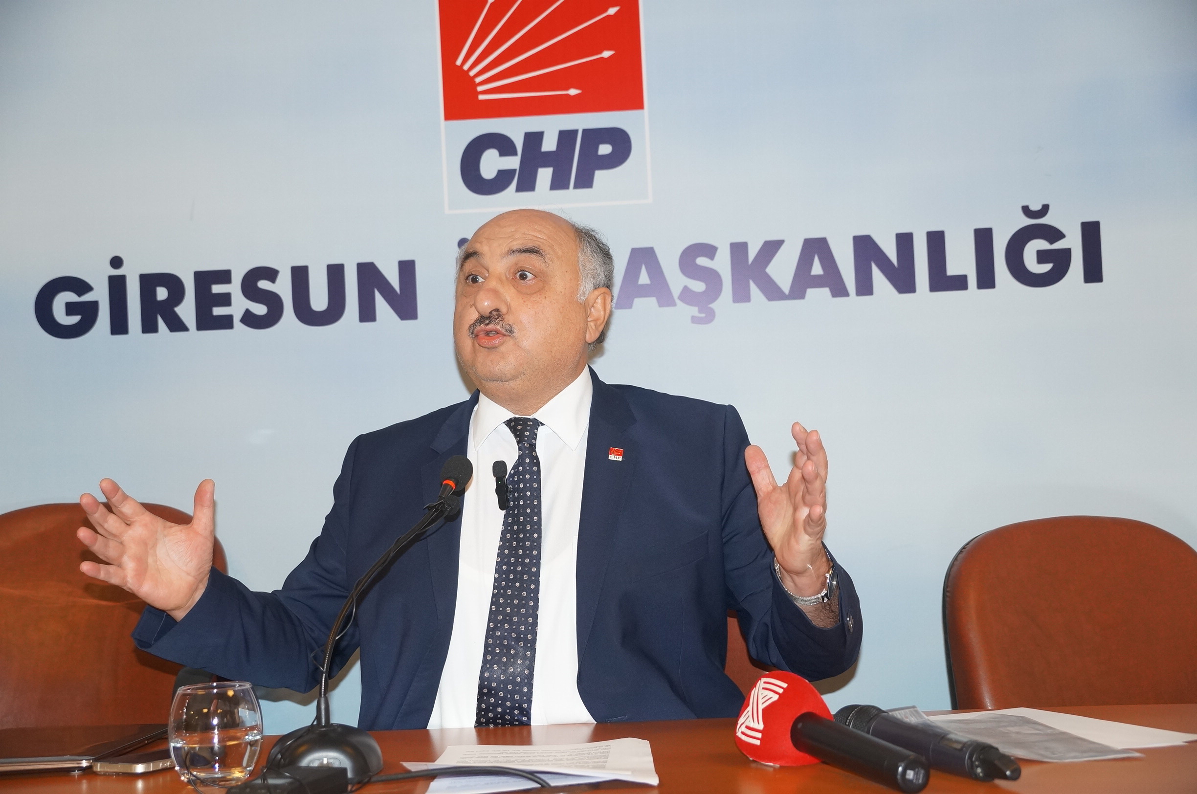 CHP: Seçimi erteleme demokrasiye darbe.Asrın felaketi tek adam rejimi…