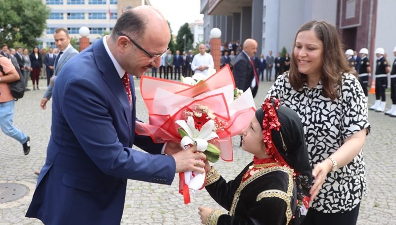 Vali Serdengeçti: “Gönüllü Alaylar kentinde görev yapmak ayrı bir onur”