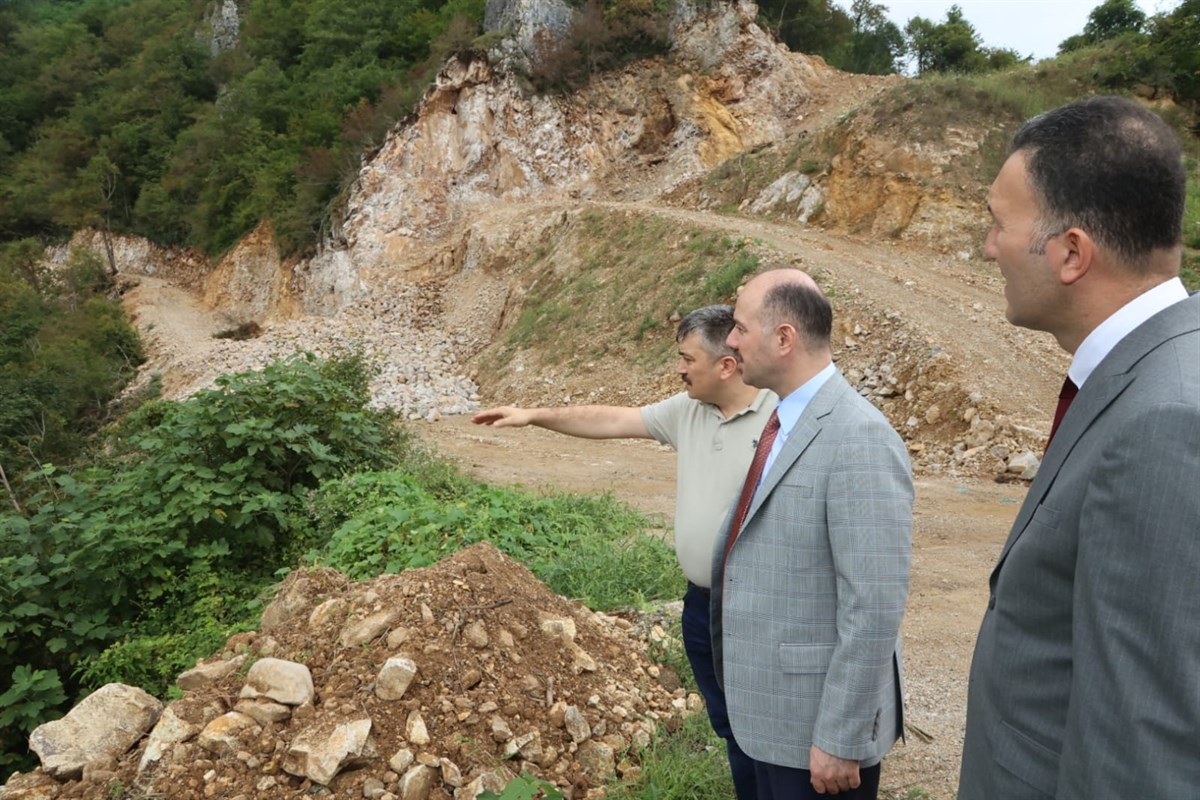 Vali Serdengeçti selin vurduğu köylerde inceleme yaptı