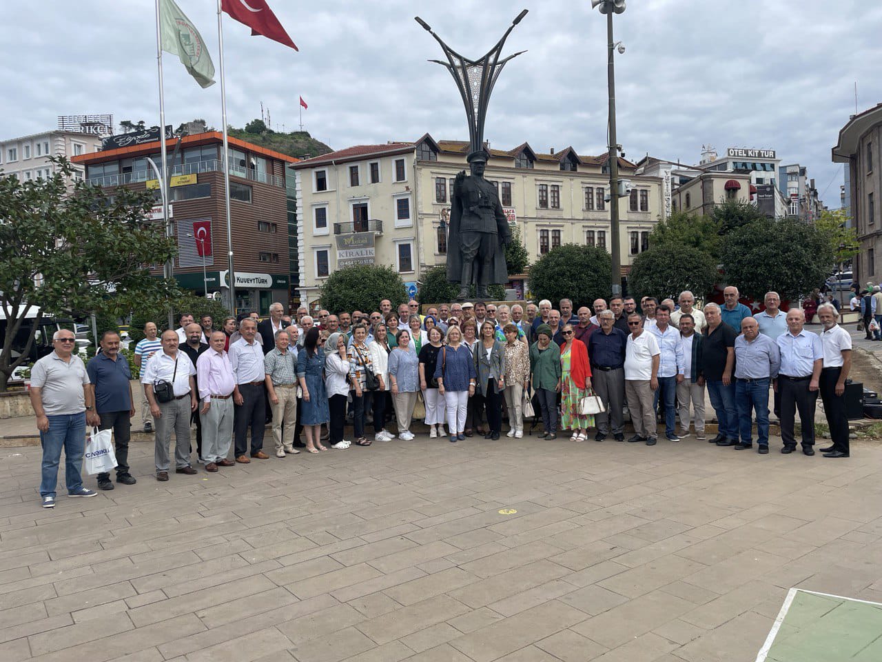 İYİ Parti protesto eylemi yaptı