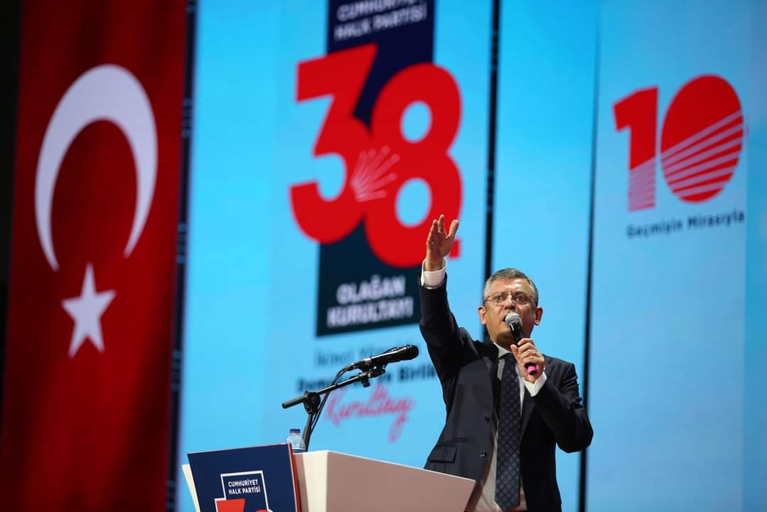 CHP’DE DEĞİŞİMCİLER KAZANDI.ÖZGÜR ÖZEL GENEL BAŞKAN