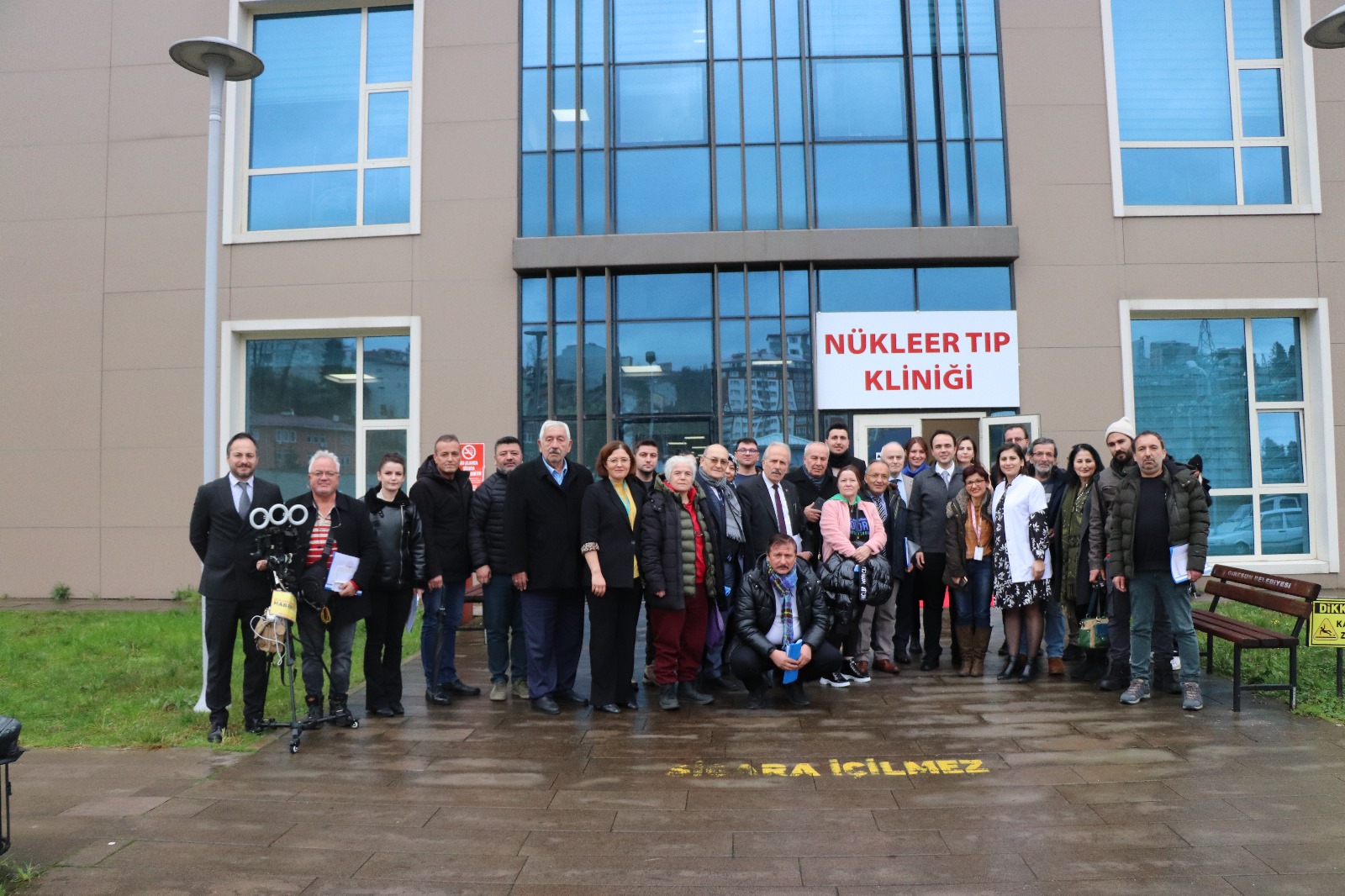 Başhekim Kulaklı gazetecilere hastaneyi anlattı