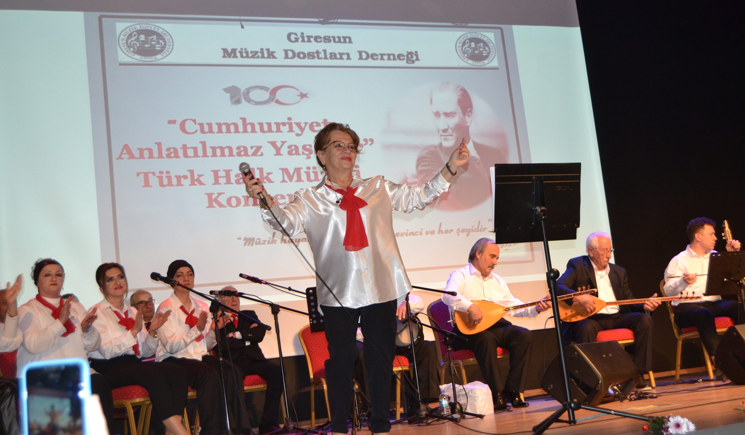 GİRESUN MÜZİK DOSTLARI DERNEĞİ’NDEN CUMHURİYET KONSERİ