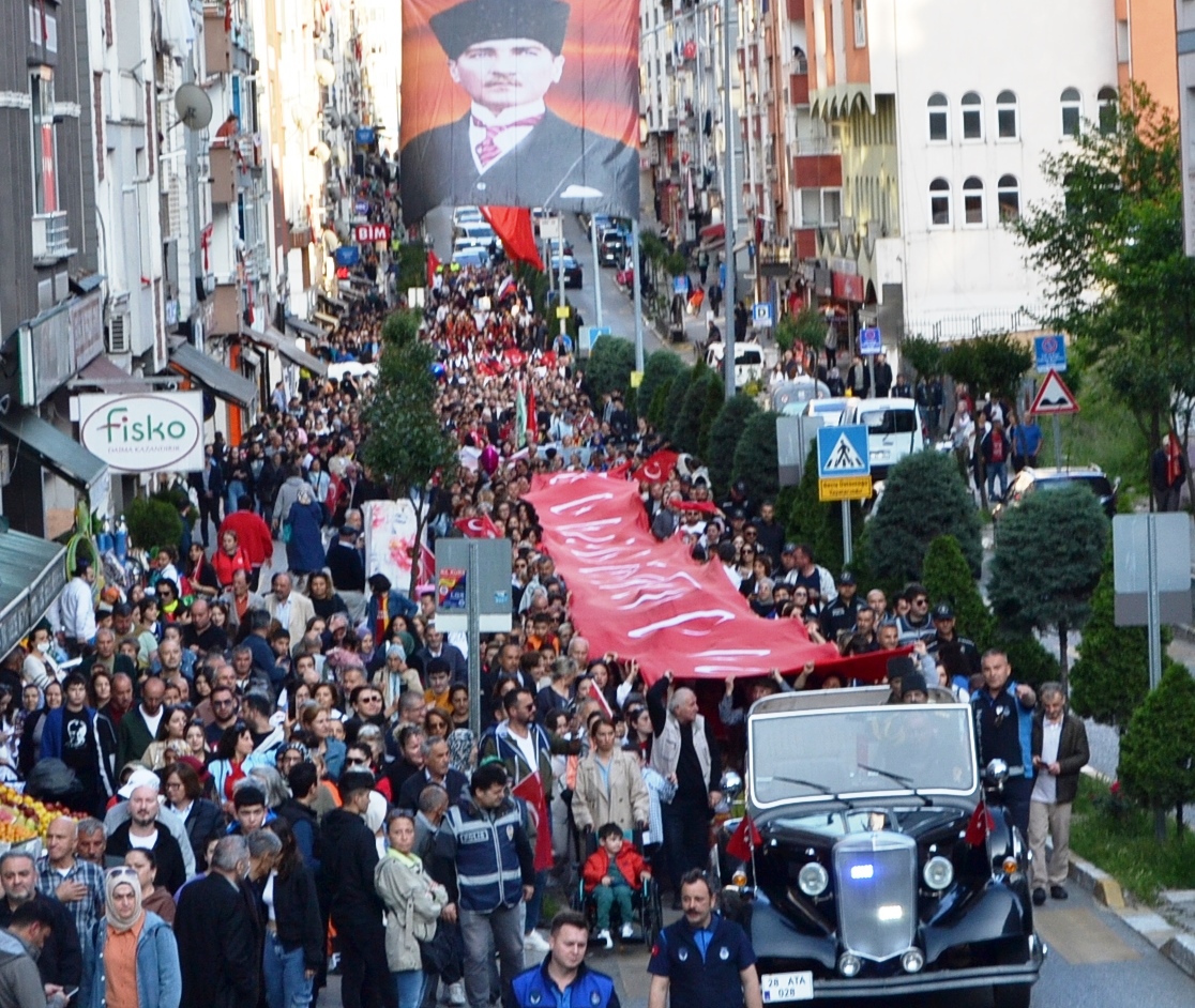 Aksu Festivali, 19 Mayıs yürüyüşüyle başladı