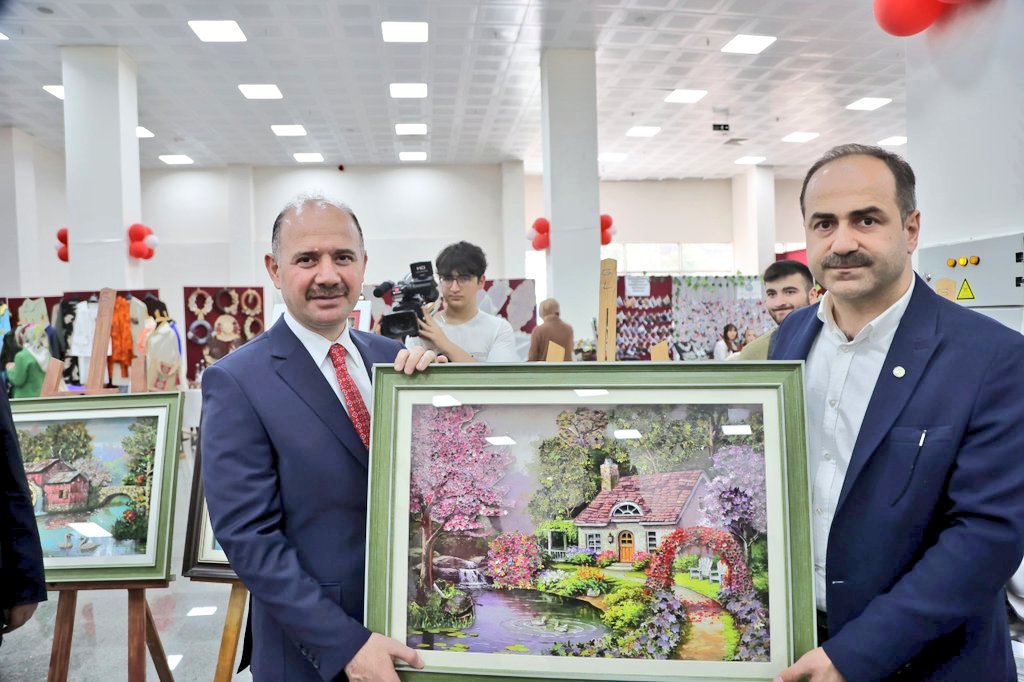 Denetimli serbestlik yükümlüleri sergi açtı