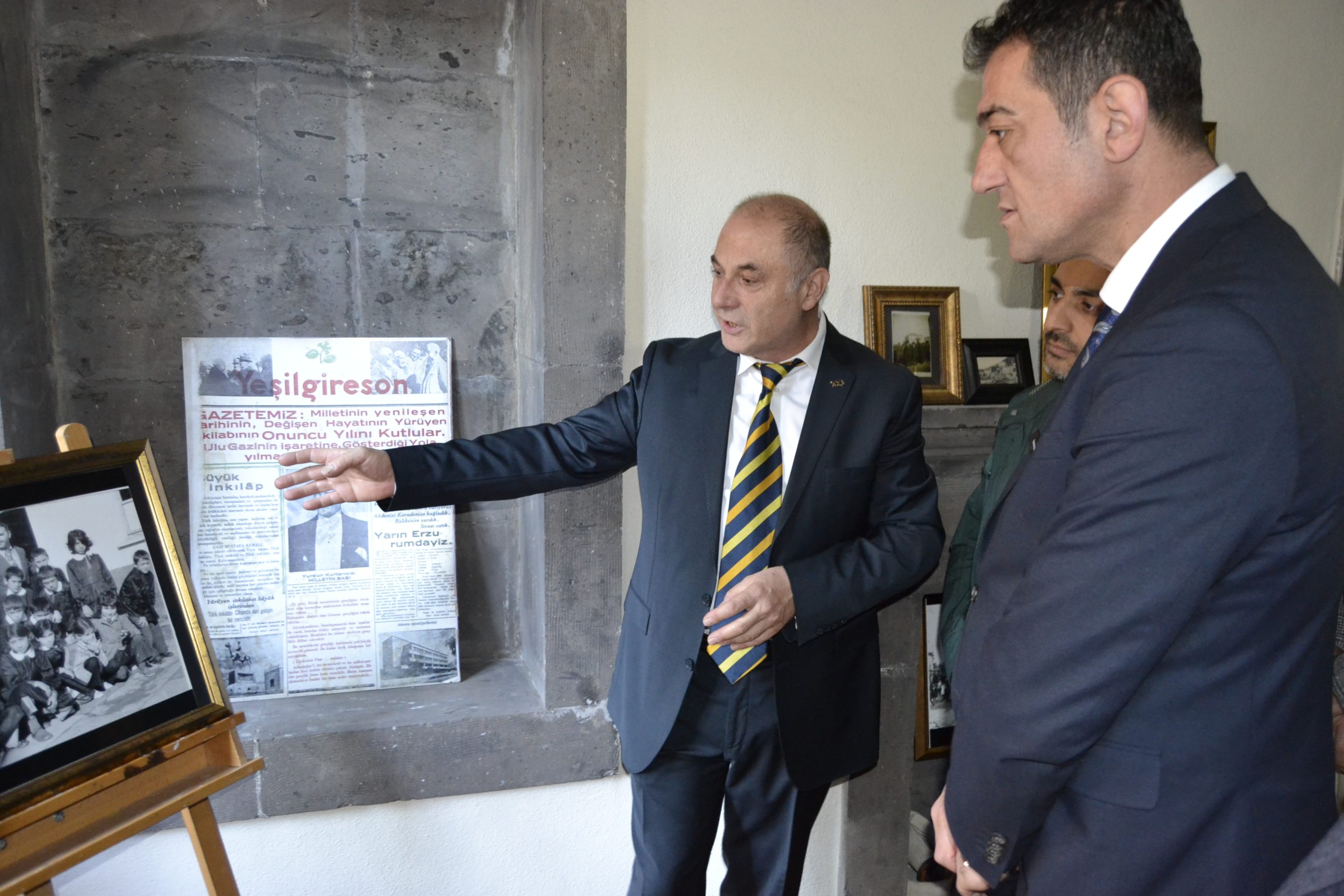 Menteşeoğlu’nun Giresun’da Cumhuriyet fotoğrafları  sergisi açıldı