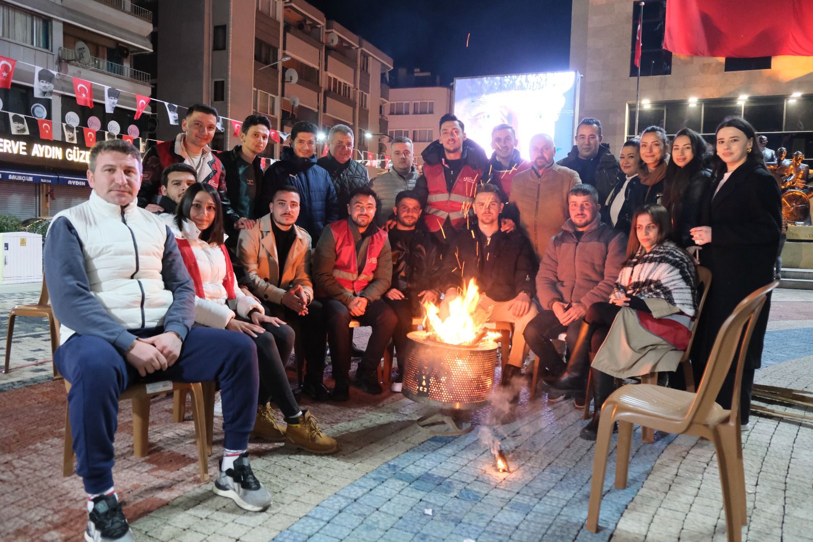 Bulancak’ta CHP’li gençler Ata’ya Saygı nöbetinde