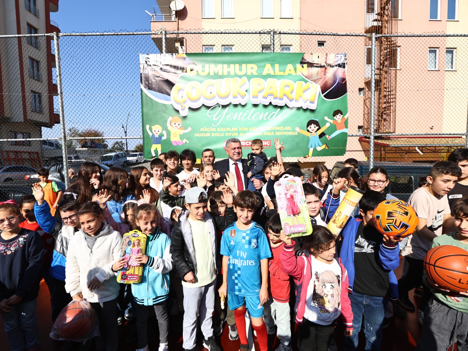 Yenilenen Cumhur Alan Çocuk Parkı Törenle Açıldı