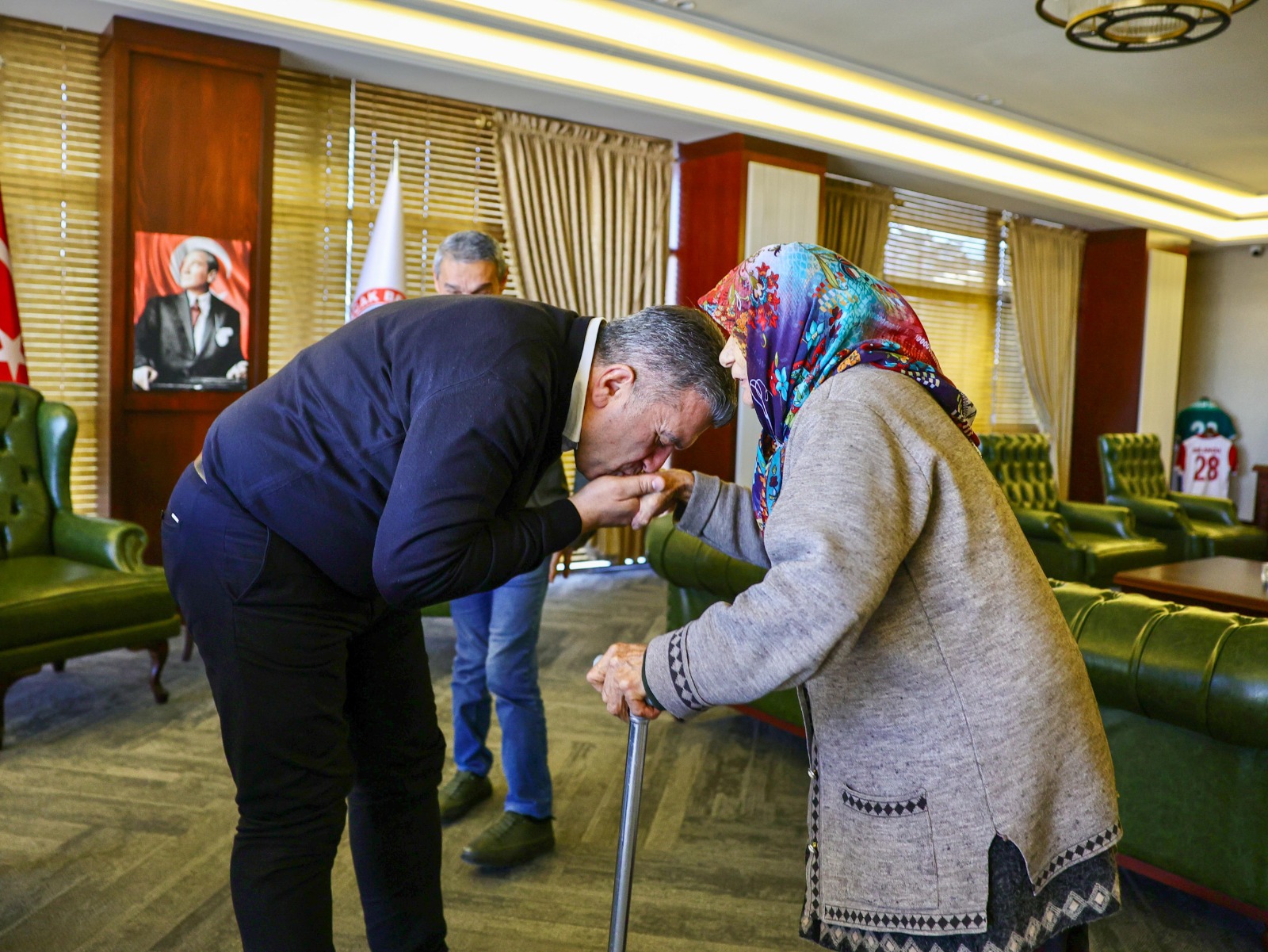 Necmi Sıbıç’ın makam kapısı halka açık