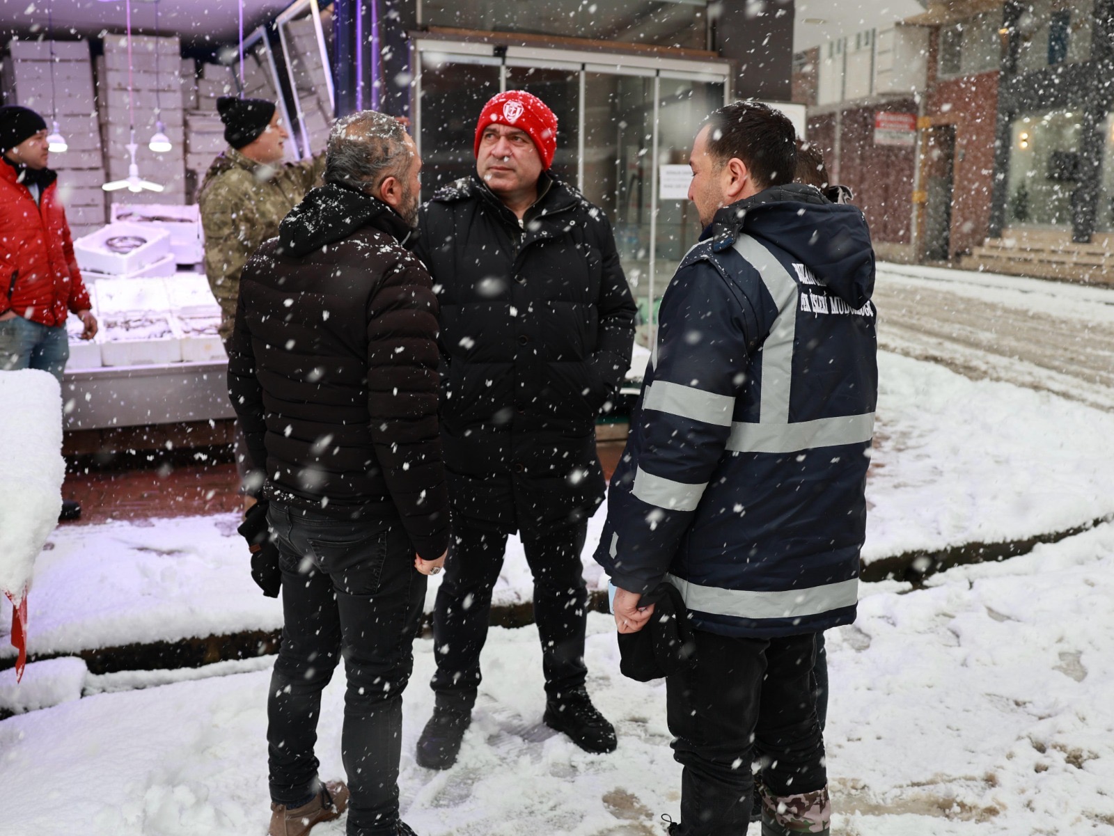 Necmi Sıbıç: “Vatandaşlarımız kışın ve karın keyfini çıkarsın diye nöbetteyiz”.