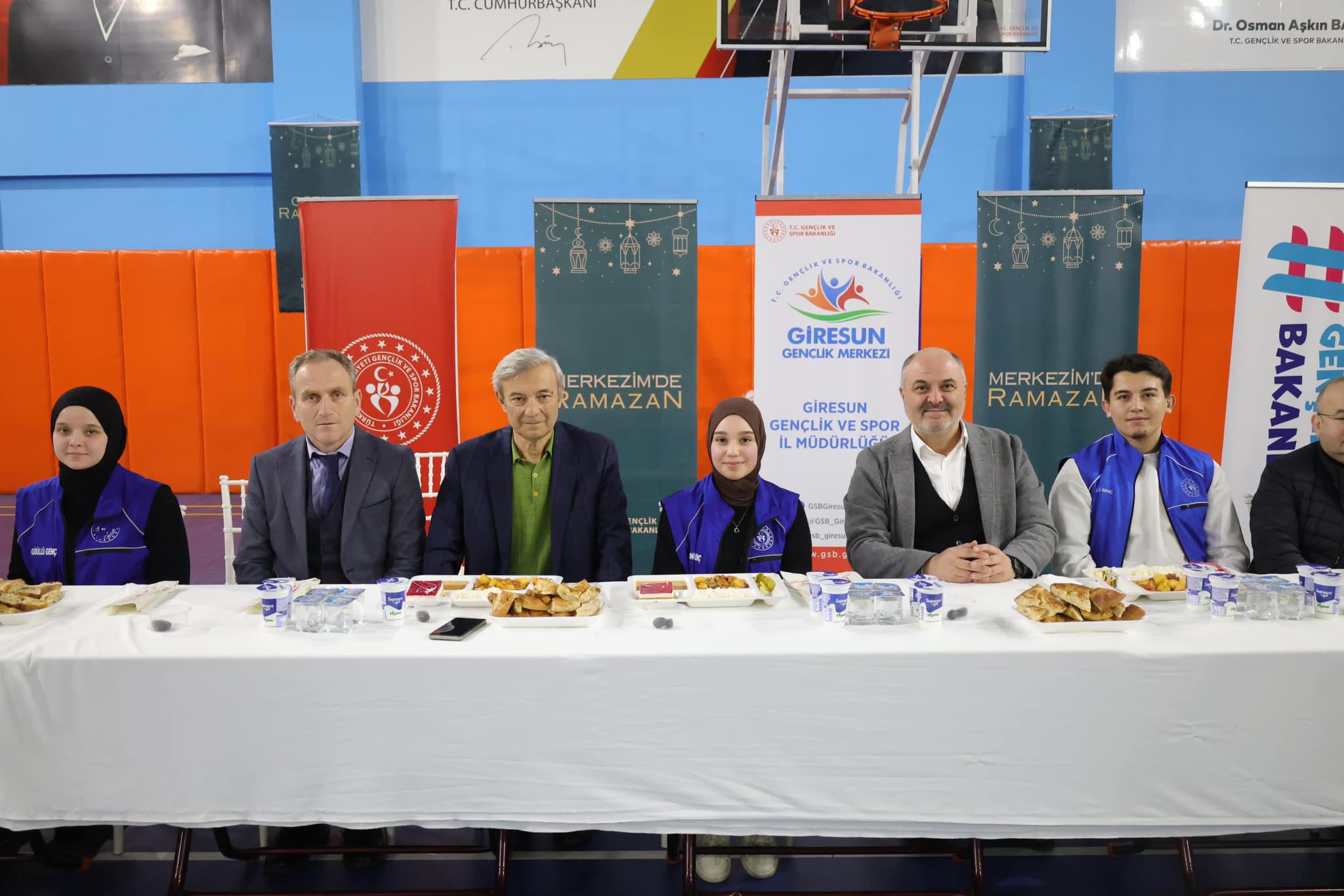 Müdürden devlet bütçesinden Ak Parti İl Başkanı’na özel iftar